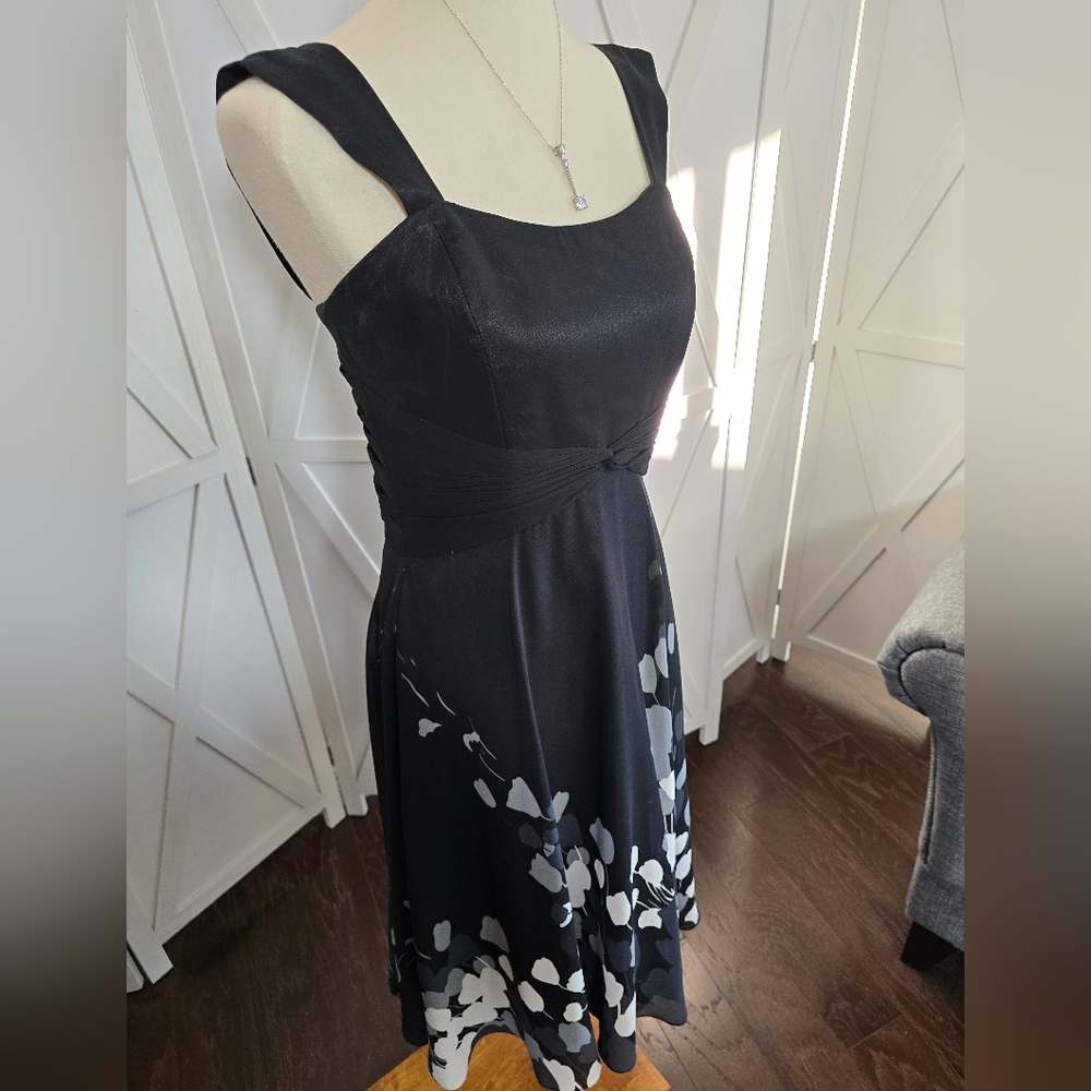 Belsoie - Black, Gray & White Floral A-Line Midi Dress with Wide Straps - Picture 4 of 12